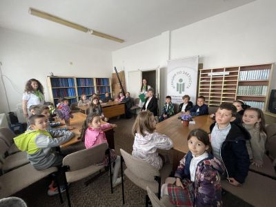 Посещение на 1 а клас в Дирекция Бюро по труда, по случай 36 години Агенция по заетостта - ОУ Йордан Йовков - град Каварна